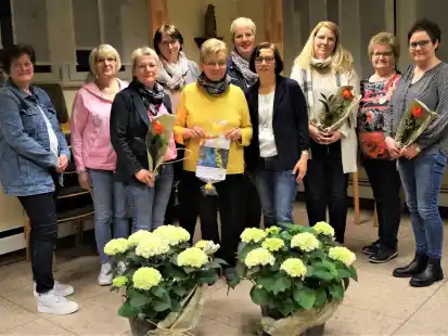 Das Vorstandsteam der KfD Gehlenberg und die neuen Mitarbeiterinnen (von links): Hildegard Breyer, Anne Steenken, Marianne Rolfes, Adele Thyen, Gerda Eilermann, Elke Wilken, Maria Esters, Sabine Korte, Rita Reiners und Beate Hanenkamp.