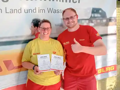 Friederike S&uuml;&szlig; mit dem stellvertretendem Leiter Ausbildung Manuel Vohlken.