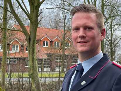 Schortens&rsquo; Stadtbrandmeister Timm Harms fordert mehr Lehrg&auml;nge f&uuml;r die Freiwilligen Feuerwehren.