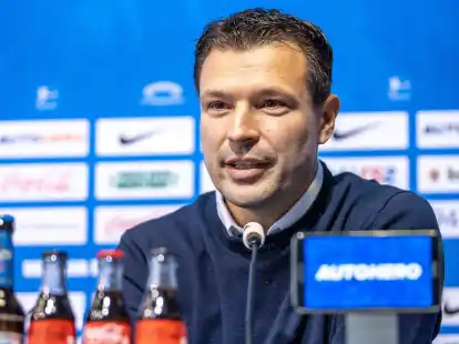 Sportdirektor Weber k&uuml;ndigt wegen der Finanzprobleme Personalk&uuml;rzungen an.