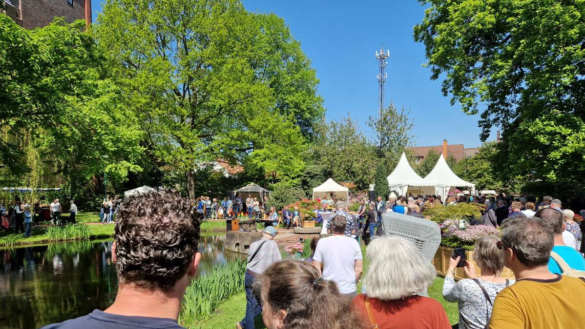 Rhodo 2023 in Westerstede Rhododendronschau im Ammerland feierlich