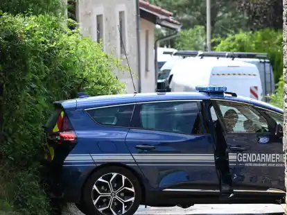 Ein Fahrzeug der Gendarmerie in Frankreich (Symbolbild).