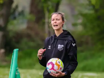 Legt in erster Linie aus beruflichen Gründen eine Fußball-Pause ein: Kea Eckermann, scheidende Trainerin des TuS Büppel