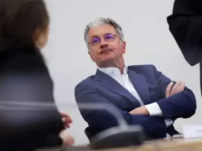 Der ehemaligen Audi-Chef Rupert Stadler hat vor dem M&uuml;nchener Landgericht ein Gest&auml;ndnis abgelegt.