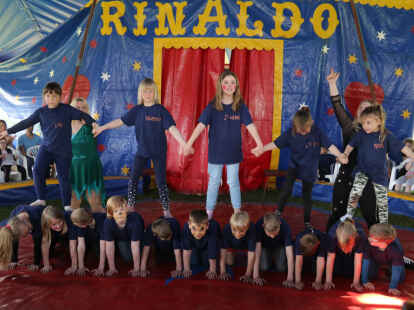 Beim Zirkusprojekt der Deichschule Schweiburg erhielten die Jungen und M&auml;dchen hautnah Einblicke in die Welt der Artisten.