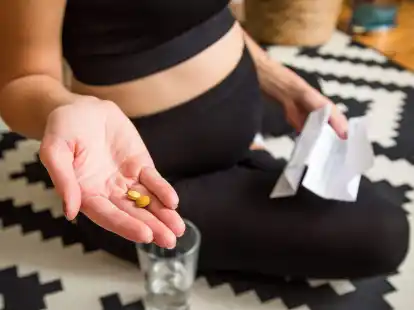 Schwangere mit chronisch entz&uuml;ndlichen Darmerkrankungen k&ouml;nnen viele Medikamente weiterhin nehmen - allerdings nicht alle.