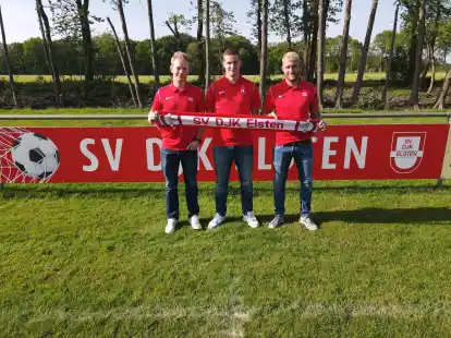 Der Fußball-Kreisligist SV DJK Elsten wird in der neuen Saison von Christoph Middendorf (links, spielender Co-Trainer), Spielertrainer Stefan Wulfing (Mitte) und Marek Gorzolka (spielender Co-Trainer) gecoacht.