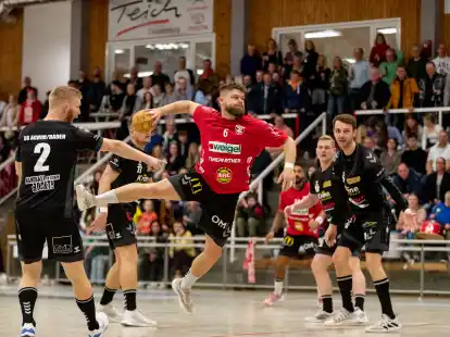 Ole Harms vom TVC im Anflug auf das gegnerische Tor.