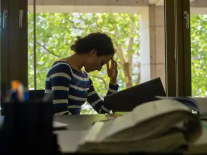 Ersch&ouml;pfung ist nicht gleich Ersch&ouml;pfung: W&auml;hrend der eine sich k&ouml;rperlich enorm schlapp f&uuml;hlt, kann die andere kaum einen klaren Gedanken fassen.