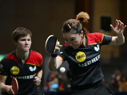 Nina Mittelham (l) und Shan Xiaona sind im Doppel ausgeschieden.