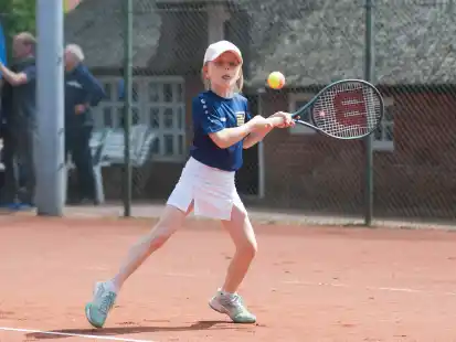 Lotta Stüdemann hatte beim Turnier in Nordenham viel Spaß und zeigte gute Ansätze.