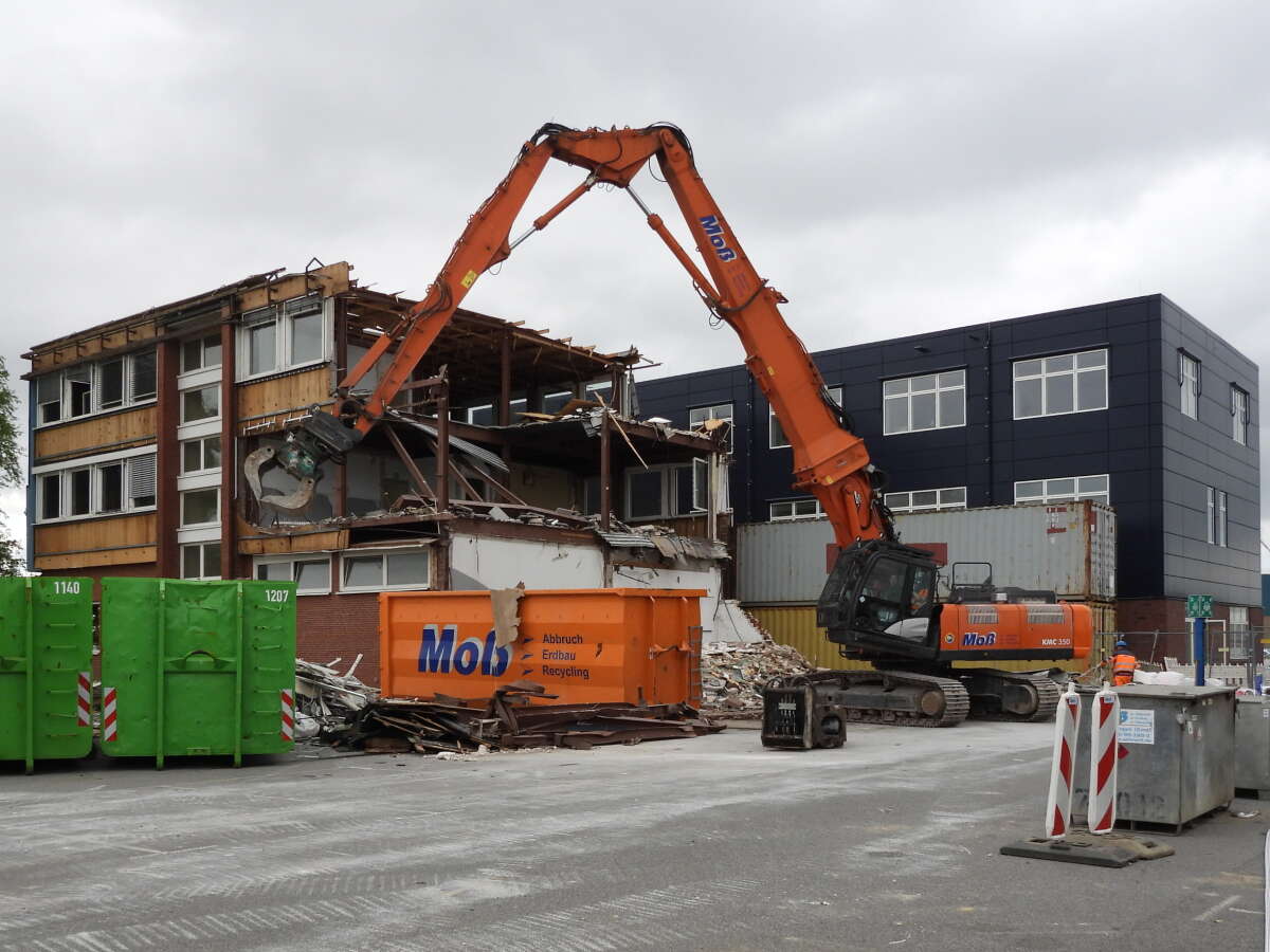 Neubau im Hafen Emden Anker Schiffahrt bezieht neues Bürogebäude im