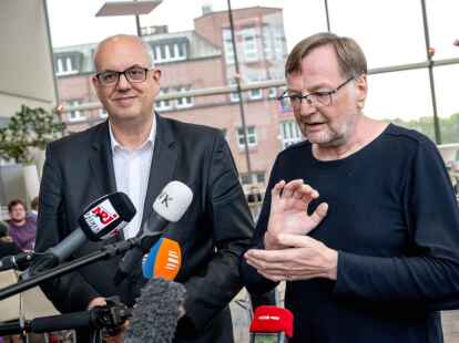 Bremens B&uuml;rgermeister Andreas Bovenschulte und Reinhold Wetjen, Landesvorsitzender der SPD Bremen.