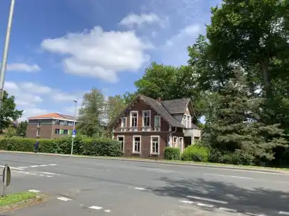 Stark sanierungsbed&uuml;rftig: Diese denkmalgesch&uuml;tzte &bdquo;Oldenburger Hundeh&uuml;tte