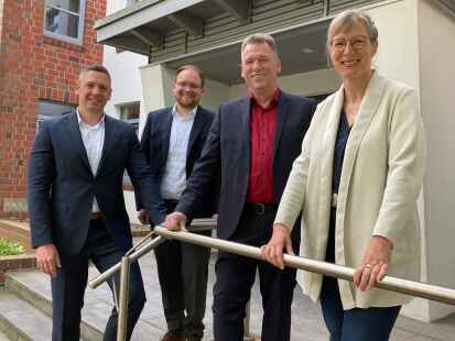 Sie sehen den Arbeitsmarkt grunds&auml;tzlich gut aufgestellt (von links): Frieslands Jobcenter-Leiter Andreas Bruns, Henning Wessels (Hauptgesch&auml;ftsf&uuml;hrer Arbeitgeber- und Wirtschaftsverband Jade), Wilhelmshavens Jobcenter-Leiter Thomas Hein und Wittmunds Jobcenter-Leiterin Claudia L&uuml;tkemeier.