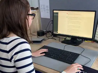 ChatGPT ist eine k&uuml;nstliche Intelligenz und kann &uuml;ber die Maske eines Chatbot-Systems auf menschen&auml;hnliche Weise mit dem Benutzer oder der Benutzerin interagieren.