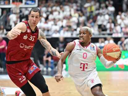 TJ Shorts (l) will mit den Telekom Baskets Bonn den Titel holen.