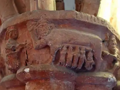 Das antisemitische S&auml;ulenrelief im Brandenburger Dom ist eine der fr&uuml;hesten Darstellungen dieser Art (h&auml;ufig wird die Art dieser Darstellung als 'Judensau' bezeichnet).