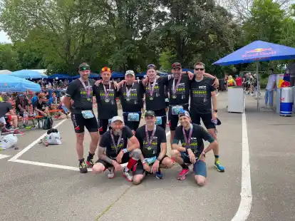 Waren im Ziel zufrieden, mussten der anspruchsvollen Strecke aber auch Tribut zollen: die Triathleten vom MTV Aurich im Kraichgau.