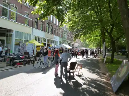 Die Rheinstra&szlig;e war f&uuml;r die Autos gesperrt.