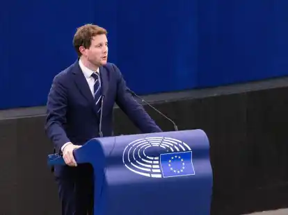 Cl&eacute;ment Beaune forderte einen Verlauf des Direktzugs &uuml;ber Stra&szlig;burg und Karlsruhe.