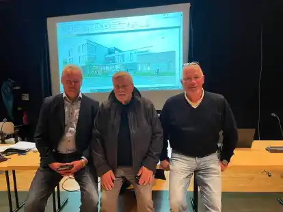 Sind f&uuml;r das Hotelprojekt (von links): Gesch&auml;ftsf&uuml;hrer der RTLL Investorengruppe Matthias P&ouml;the, ehemaliger Besitzer des Towerst&uuml;bchens Hans-J&uuml;rgen Schlockermann sowie Bauingenieur Torsten Zoeke.