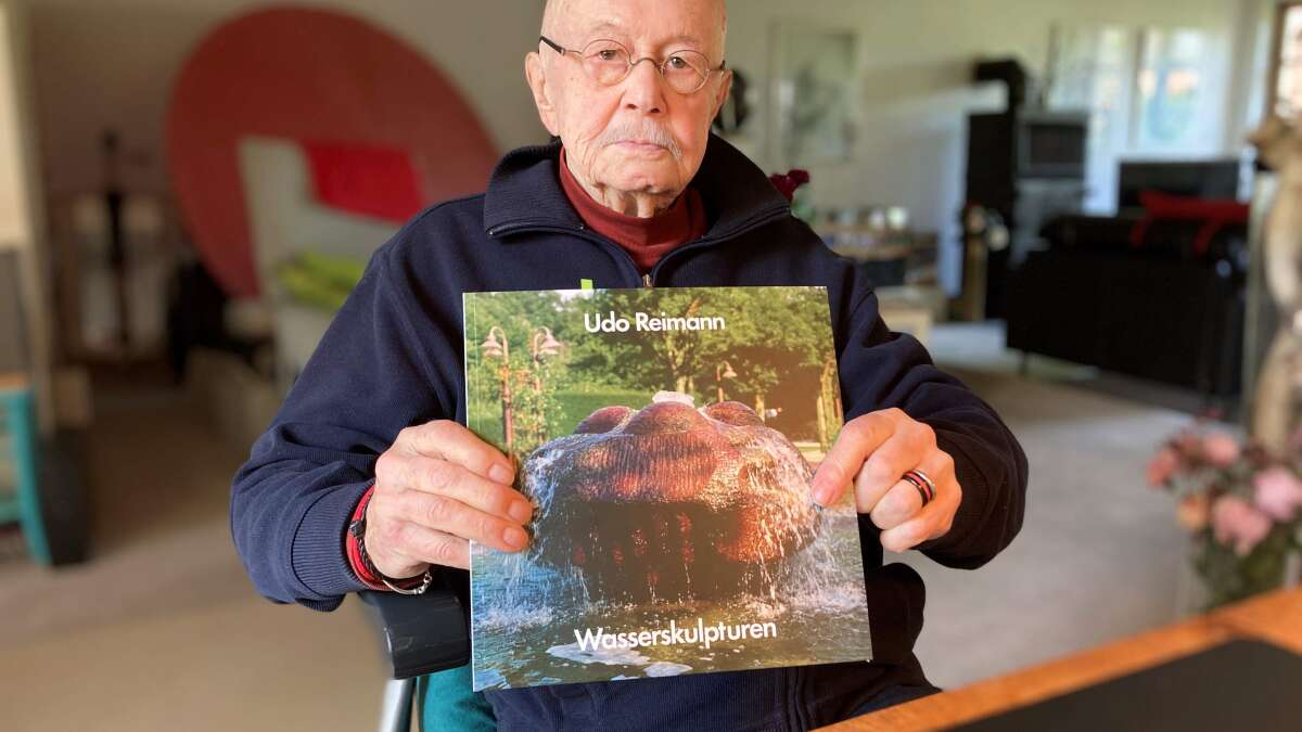Udo Reimann Künstler entsetzt über Abriss seines Brunnens vor