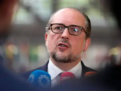 &Ouml;sterreichs Au&szlig;enminister Alexander Schallenberg zur Freilassung der beiden &ouml;sterreichischen Staatsb&uuml;rger im Iran:&nbsp;&laquo;Unsere Hartn&auml;ckigkeit hat sich ausgezahlt.&raquo;