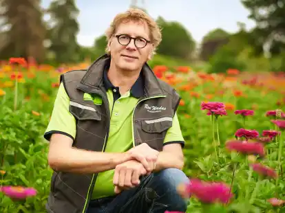 René Wadas ist Gärtner, Pflanzenarzt und Autor. Er gibt beim Stadtgärten-Aktionstag am 10.Juni Tipps für kranke Pflanzen und Pflanzengesundheit.