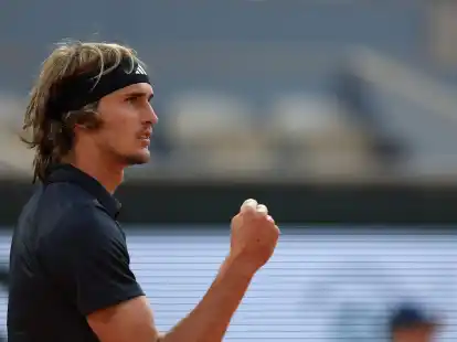 Alexander Zverev zieht mit einer starken Leistung ins Viertelfinale von Paris ein.