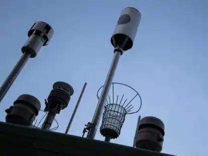 Messger&auml;te stehen auf einer Luft-Messstation der Landesanstalt f&uuml;r Umwelt Baden-W&uuml;rttemberg (LUBW) in der Stuttgarter Innenstadt.