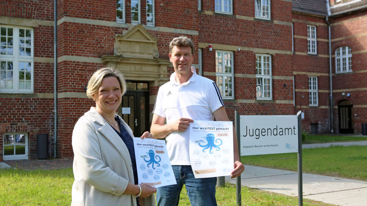 Jugendamt Wilhelmshaven feiert ersten Jahrestag des Umzugs mit großem