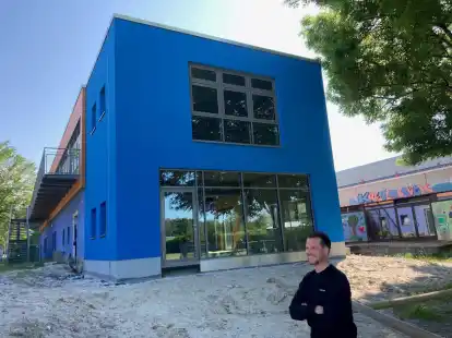 Andreas Feurich vom Cafta-F&ouml;rderverein wundert sich &uuml;ber die seit Monaten ruhenden Bauarbeiten.