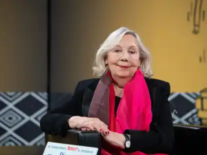 Gudrun Penndorf wird geehrt.