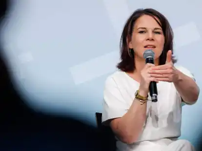 Au&szlig;enministerin Annalena Baerbock hat auf dem Kirchentag auch &uuml;ber den Asylkompromiss gesprochen.