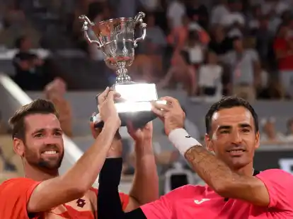 Doppel-Sieger: Ivan Dodig (r) und Austin Krajicek gewannen in Paris.