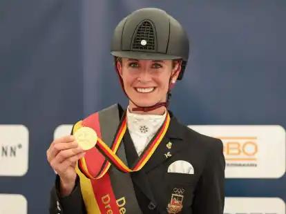 Holte in Balve eine weitere Goldmedaille: Jessica von Bredow-Werndl.
