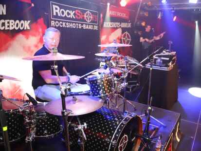 Beste Stimmung herrschte bei der 25. Auflage von &bdquo;E'fehn rockt&ldquo; in Elisabethfehn. Foto: Hans Passmann