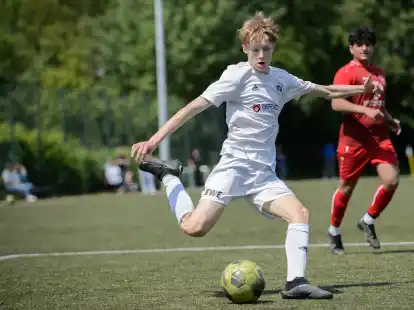 Gaben am Ende doch noch Punkte ab: Die C-Junioren des JFV Nordwest (hier in wei&szlig; und gegen RW Damme).