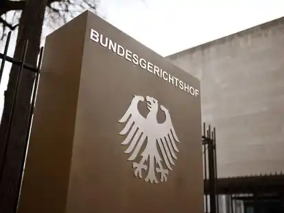 Die Frage, inwieweit der DFB Vorschriften f&uuml;r das Gesch&auml;ft von Spielervermittlern aufstellen darf, leitet der BGH an den EuGH weiter.