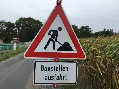 Bis Anfang August wird die Welse-Br&uuml;cke im Zuge der Almsloher Stra&szlig;e saniert. Was das f&uuml;r Verkehrsteilnehmer zwischen Urneburg und Elmeloh bedeutet (Symbolbild).