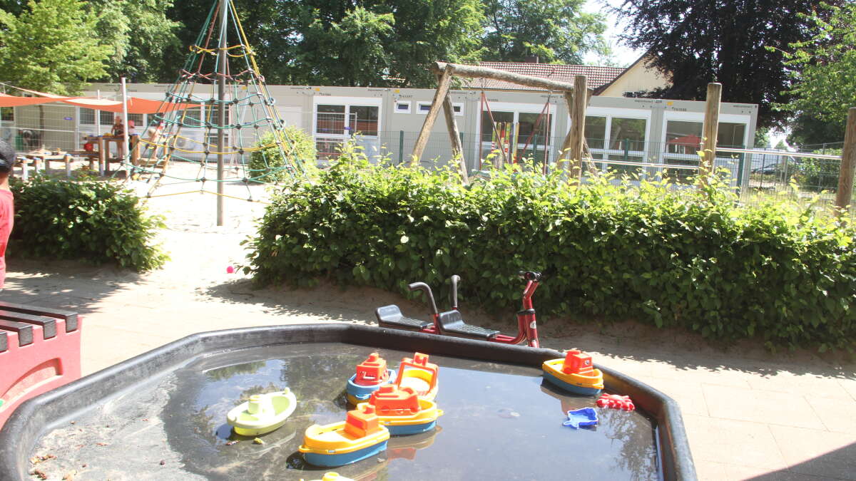 Neubau des Kindergartens Schwedenheim in Cloppenburg: 30 Container