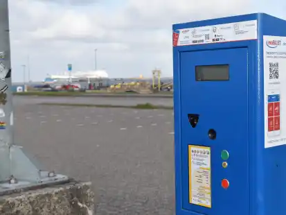 Seit Ende Mai m&uuml;ssen auch auf den Parkpl&auml;tzen am Au&szlig;enhafen und im Freizeitgel&auml;nde in Hooksiel Parkgeb&uuml;hren gezahlt werden.