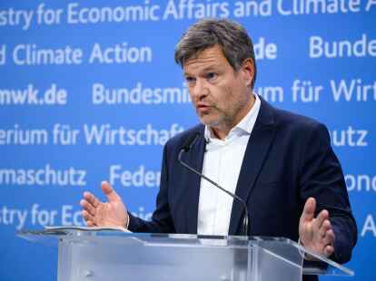 Klimaschutzminister Robert Habeck: &laquo;Wir haben das Schiff wieder auf Kurs gebracht.&raquo;