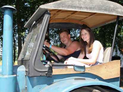 Beim Dorffest Moorwarfen gibt&rsquo;s wieder einige Oldtimer-Trecker zu sehen.