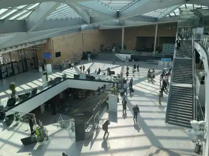 Delegierte am letzten Tag der UN-Klimakonferenz: Das Treffen hat nach Meinung von Beobachtern kaum Ann&auml;herung gebracht.