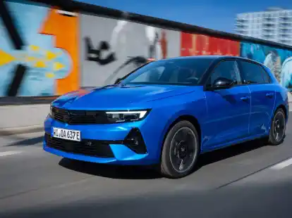 Langl&auml;ufer: Seit 1991 schon schreibt der Astra bei Opel die Ahnenreihe des kompakten Kadett fort - nun gibt es das Modell auch rein elektrisch.