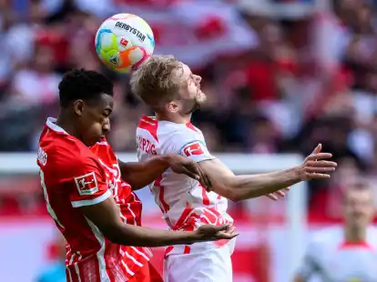 Soll in Paderborn Spielpraxis sammeln: Kimberly Ezekwem (l).