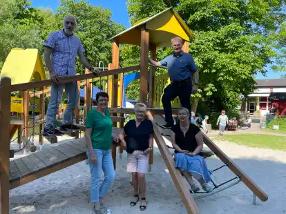 In der evangelischen Kindertagesst&auml;tte freuen sich (von links) Detlev Uwe Fleischer, Almuth L&uuml;bben, Ingrid Sagehorn, Ina Heidmeier und R&uuml;diger Schaarschmidt auf viele Besucher.
