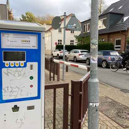 Ein Parkscheinautomat im Haareneschviertel: Wer ihn als Anwohner nicht dauernd f&uuml;ttern m&ouml;chte, braucht einen Bewohnerparkausweis.